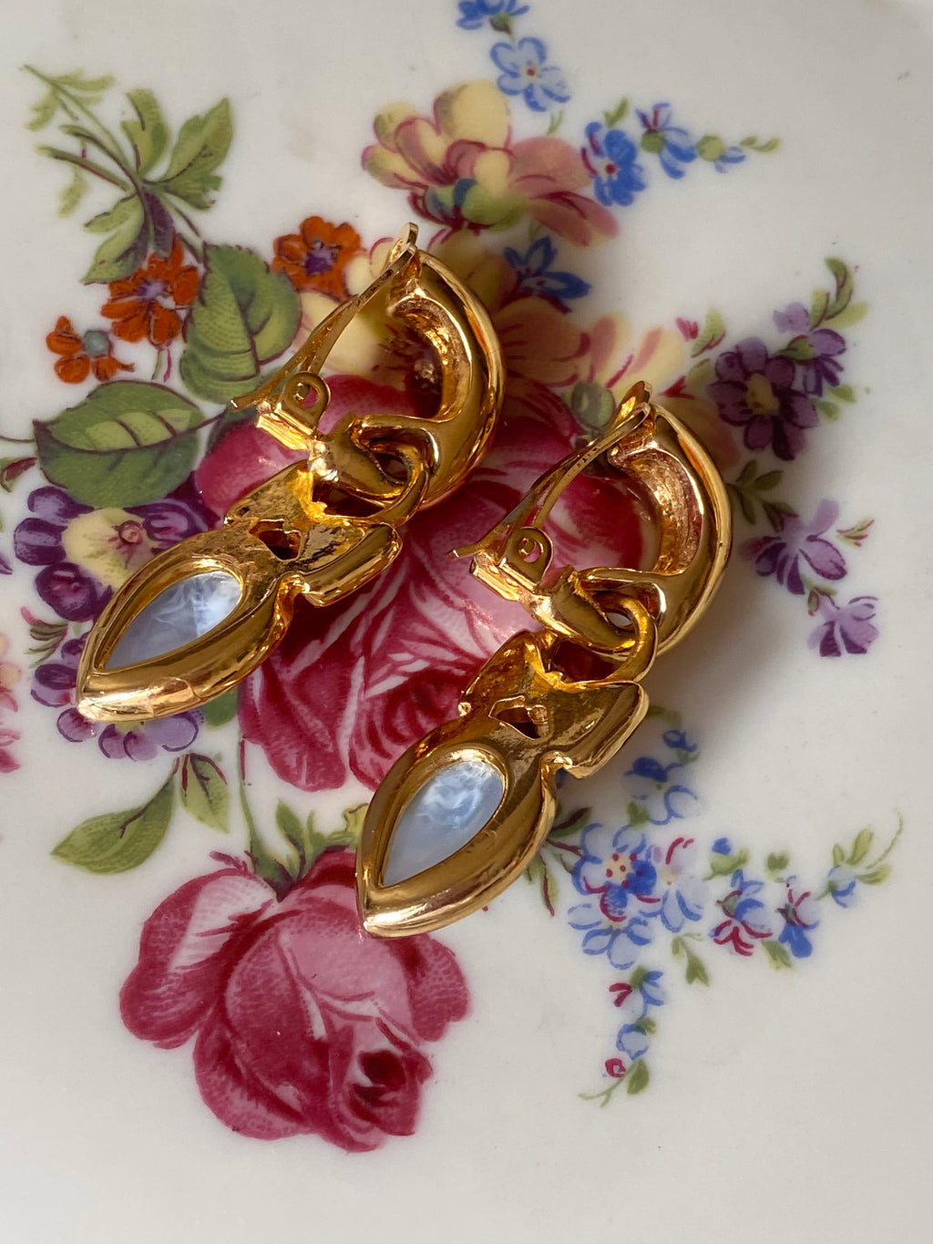 Orecchini con fiocco e pendenti in Opalite