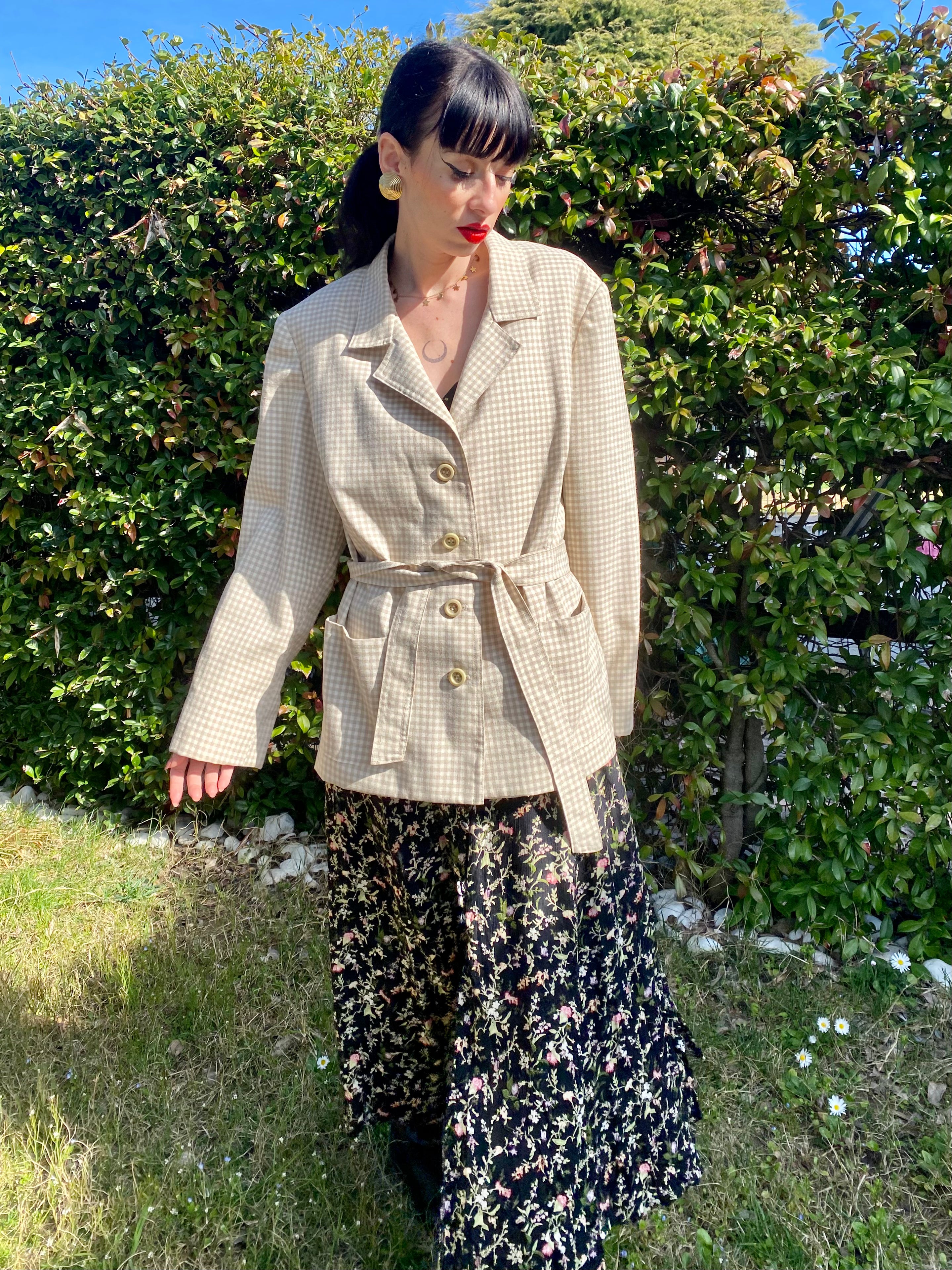 Blazer Vichy crema con cintura in vita