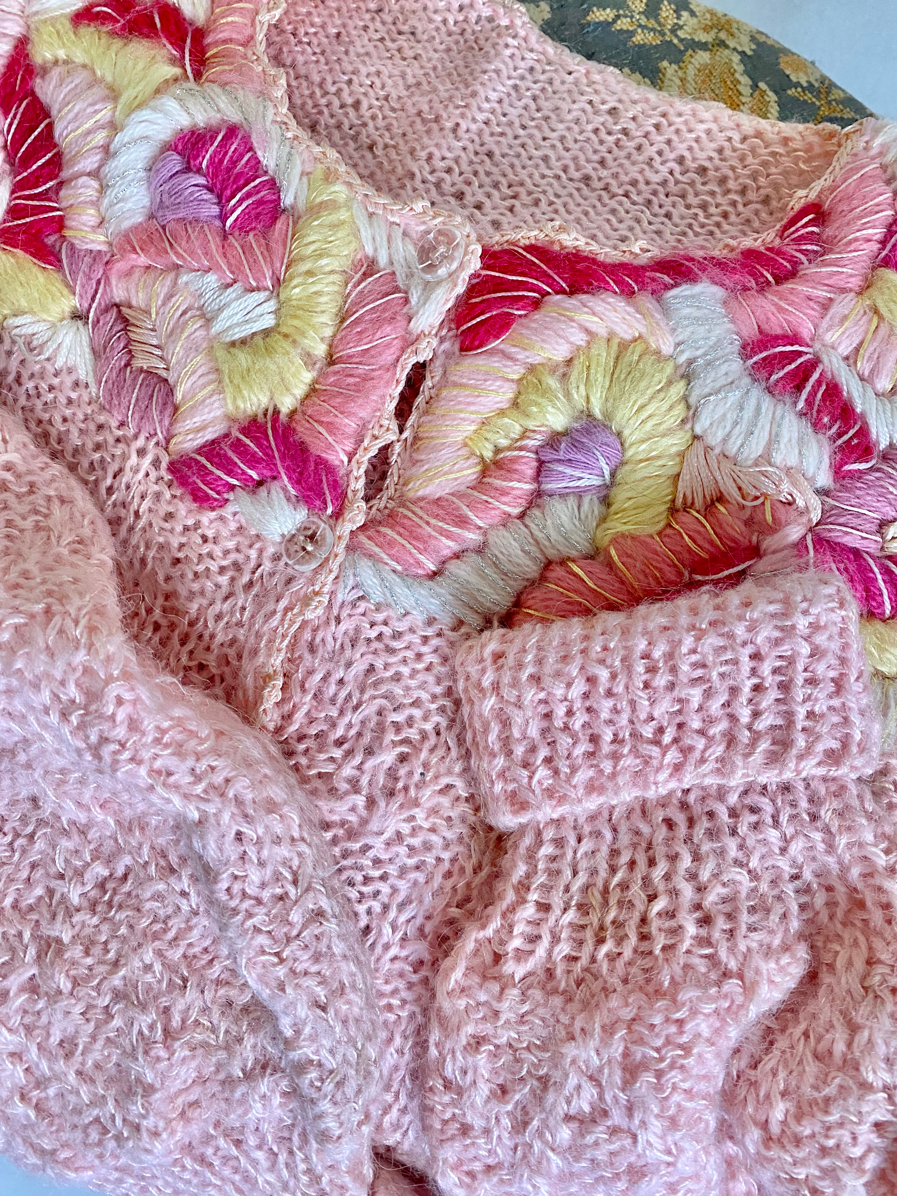 Cardigan all’uncinetto fatto a mano da bambolina