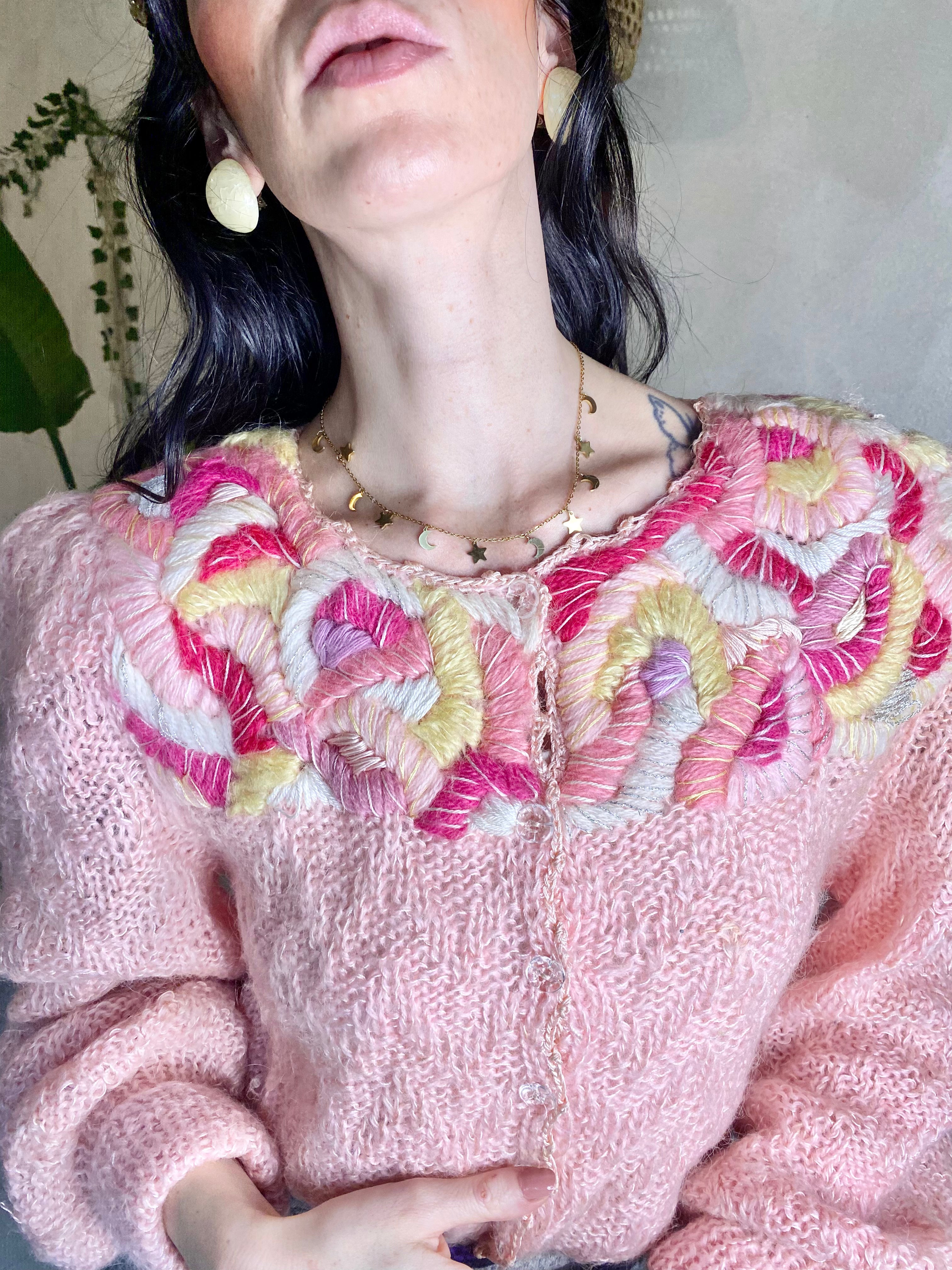 Cardigan all’uncinetto fatto a mano da bambolina