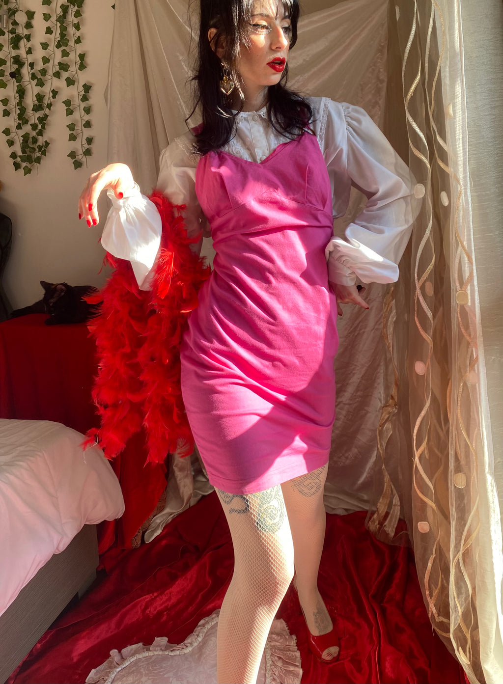 Vestitino rosa con spalline invertite