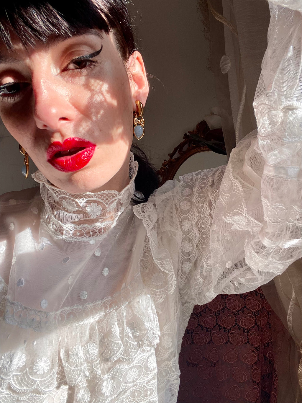 Orecchini con fiocco e pendenti in Opalite