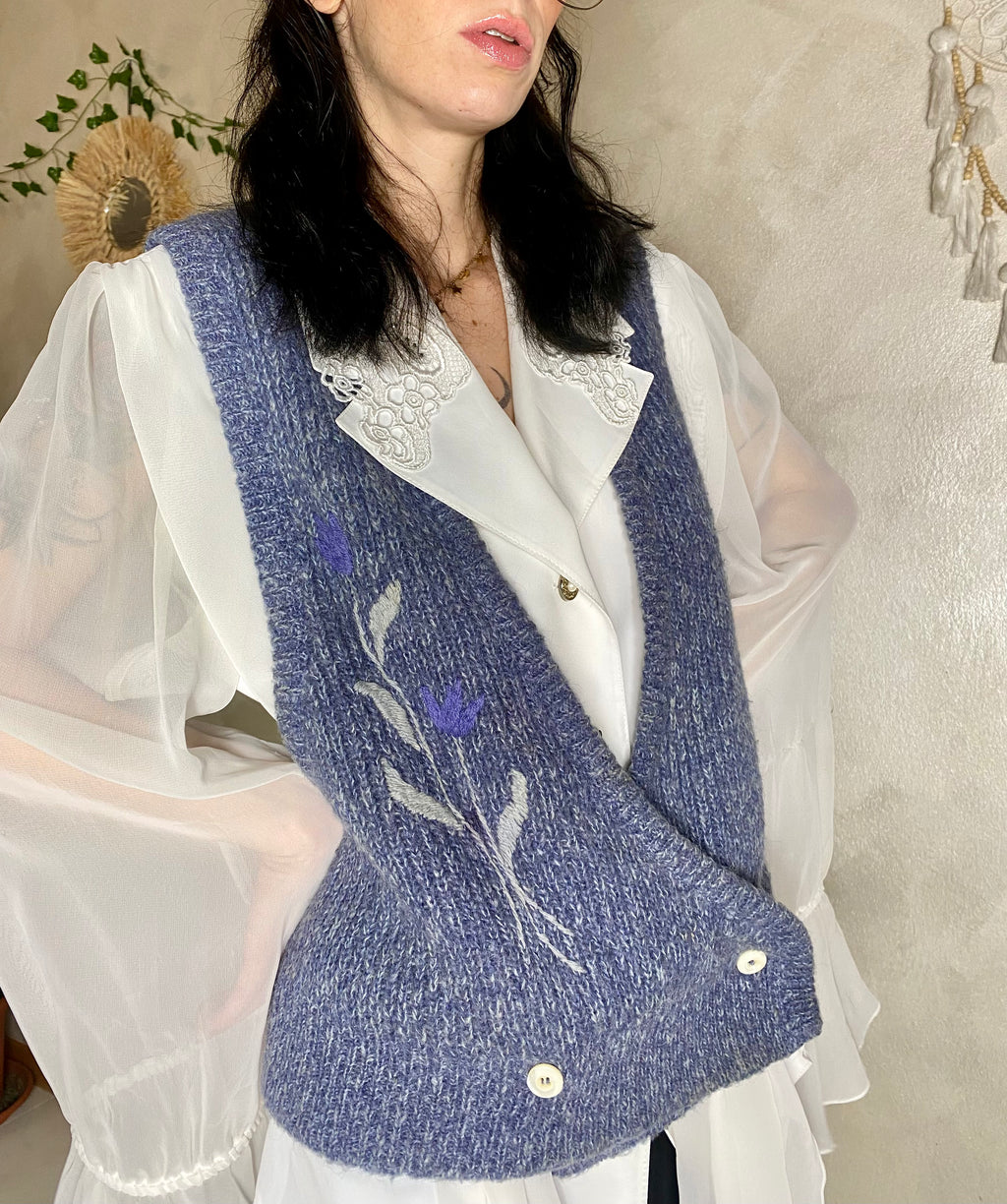 Gilet lilla con trama fiori
