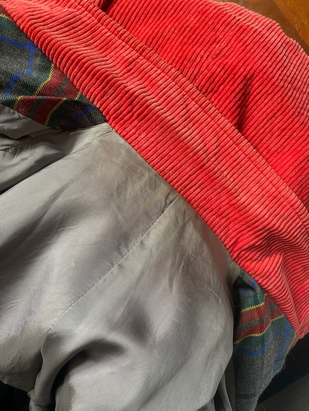 Blazer tartan monopetto con colletto e dettagli in velluto a coste
