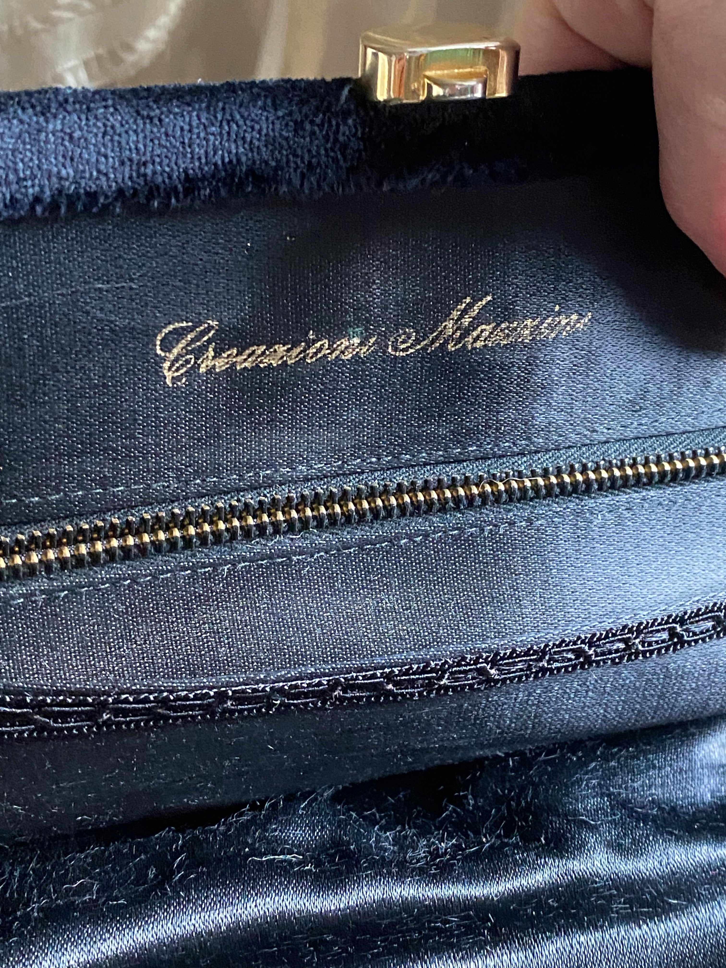 Borsetta in velluto asimmetrica