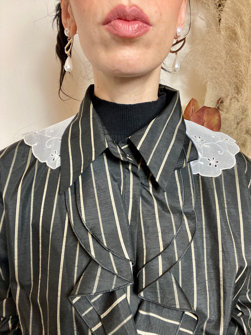 Colletto Puritan in organza con ricami