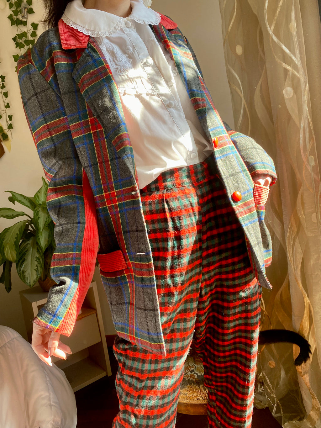 Blazer tartan monopetto con colletto e dettagli in velluto a coste