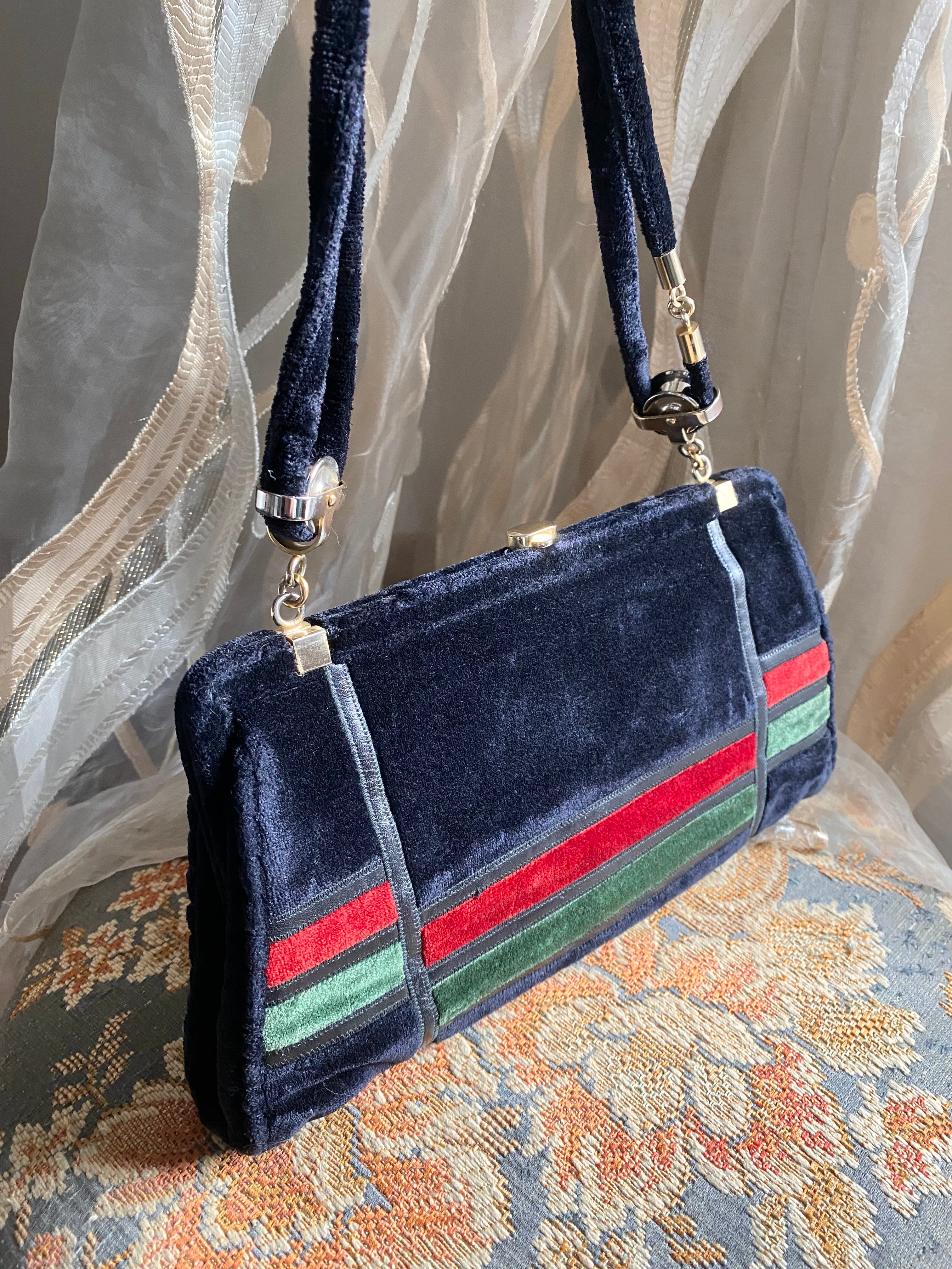 Borsetta in velluto asimmetrica