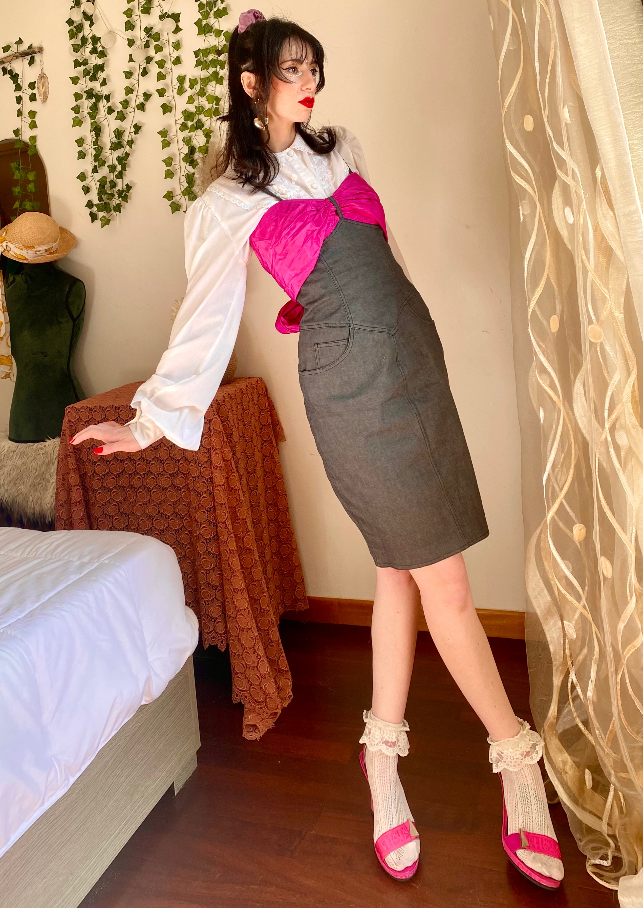 Mini abito Les Copains con maxi fiocco