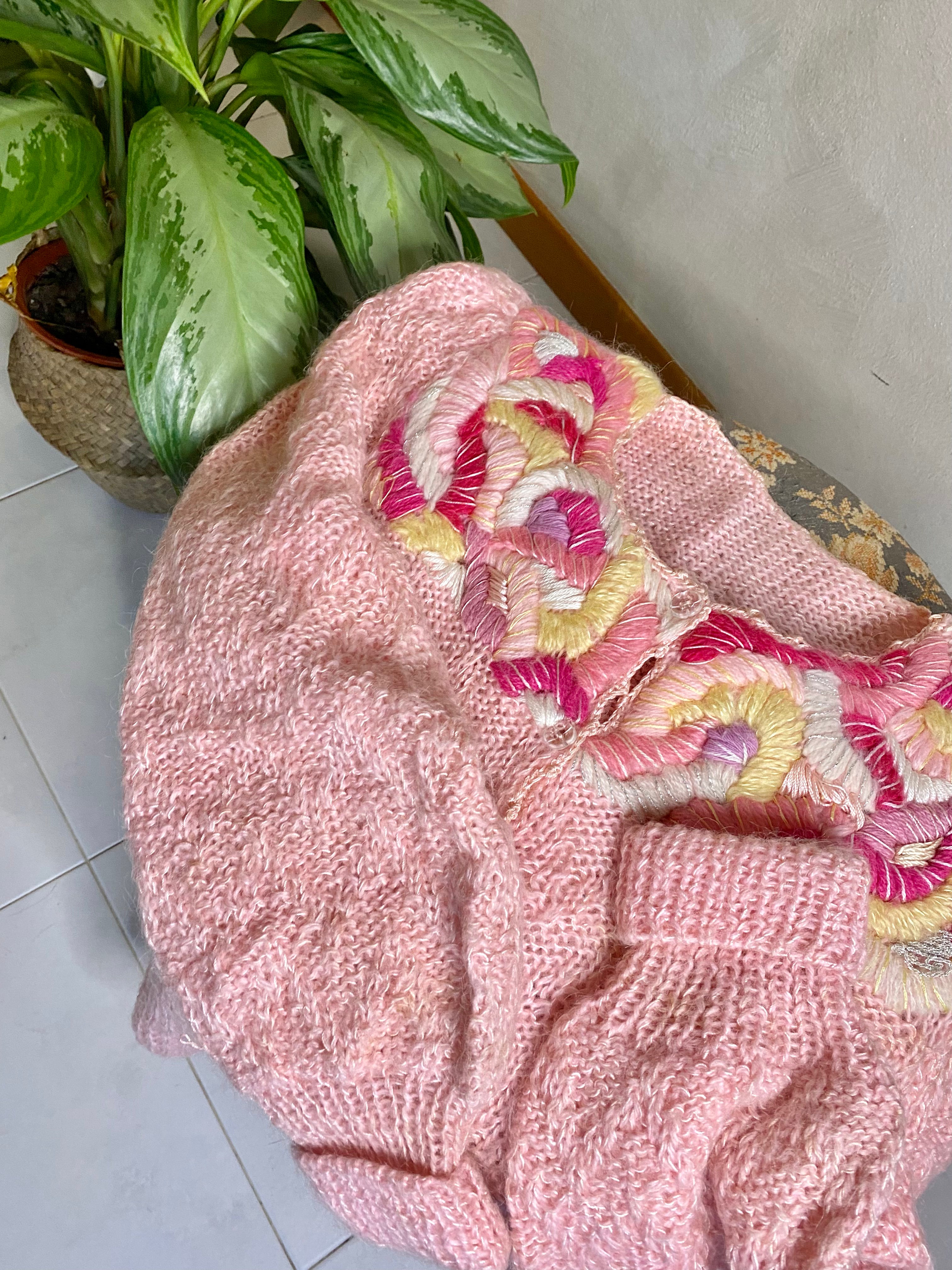 Cardigan all’uncinetto fatto a mano da bambolina