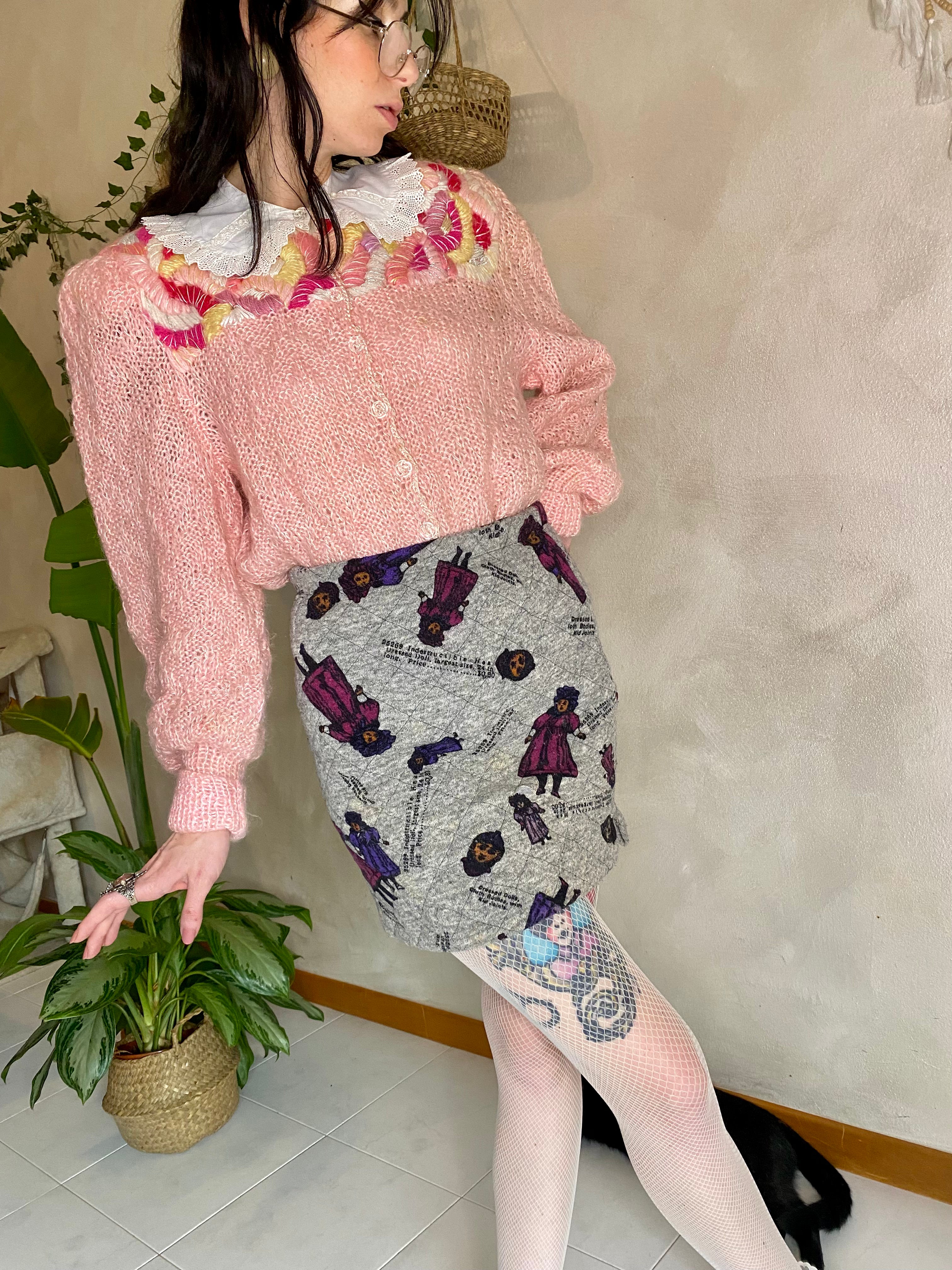 Minigonna sartoriale trapuntata con bambole ottocento