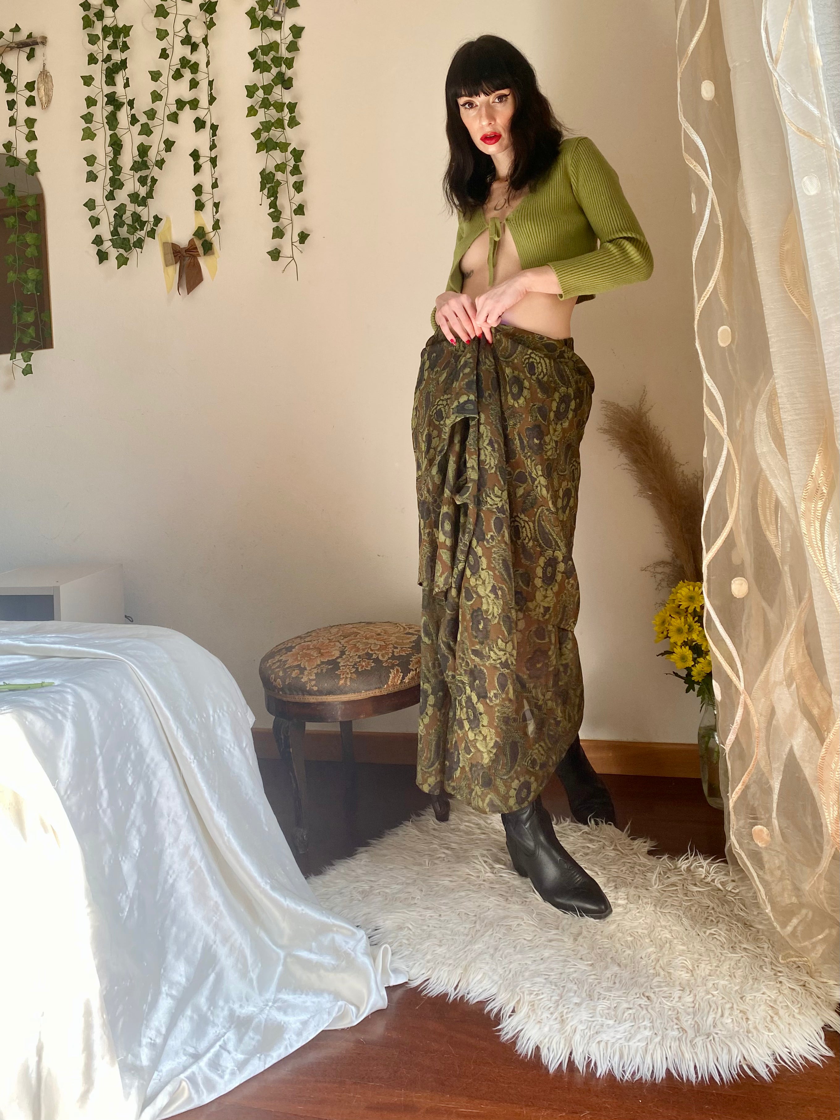 Gonna midi verde floreale con sfondi a piega