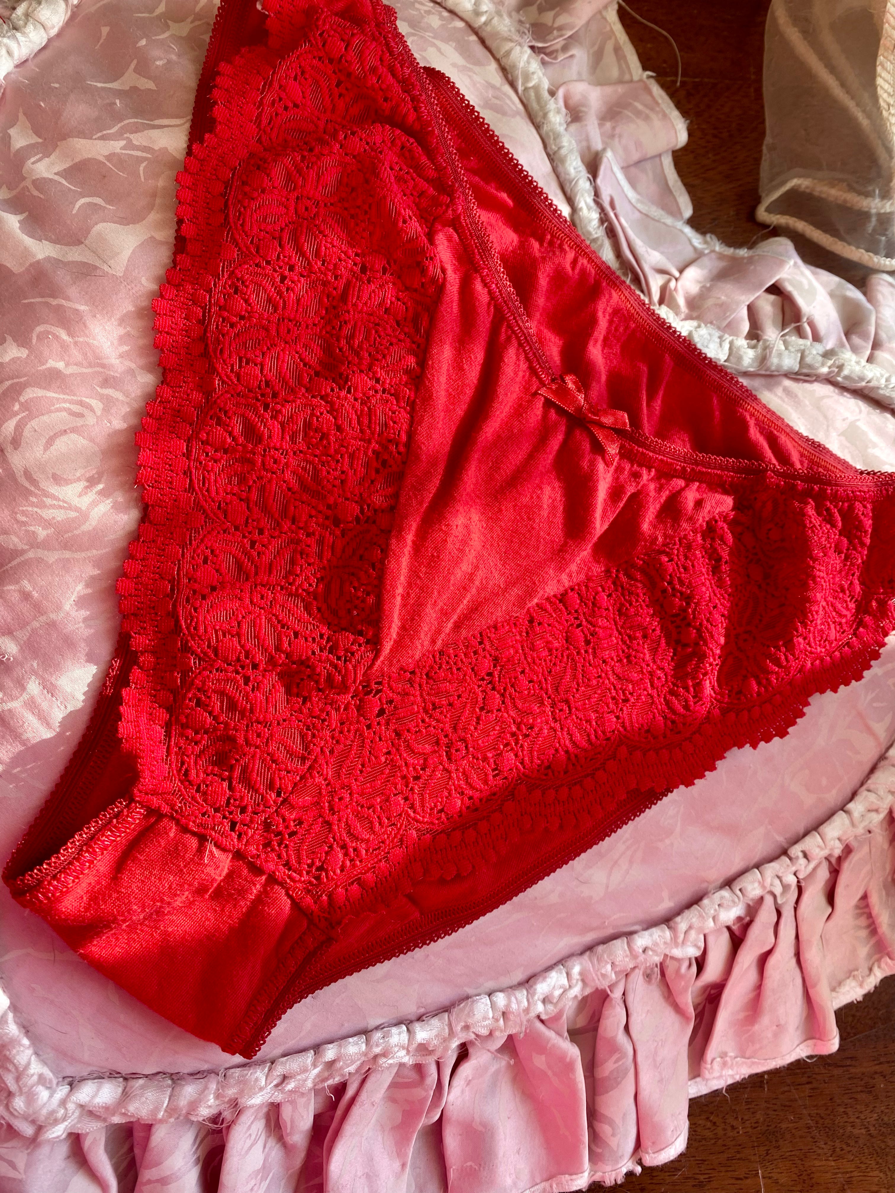 Culotte in pizzo con fiocchetto