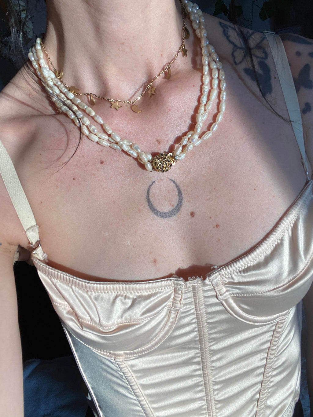 Collana in perle tre fili con chiusura in oro