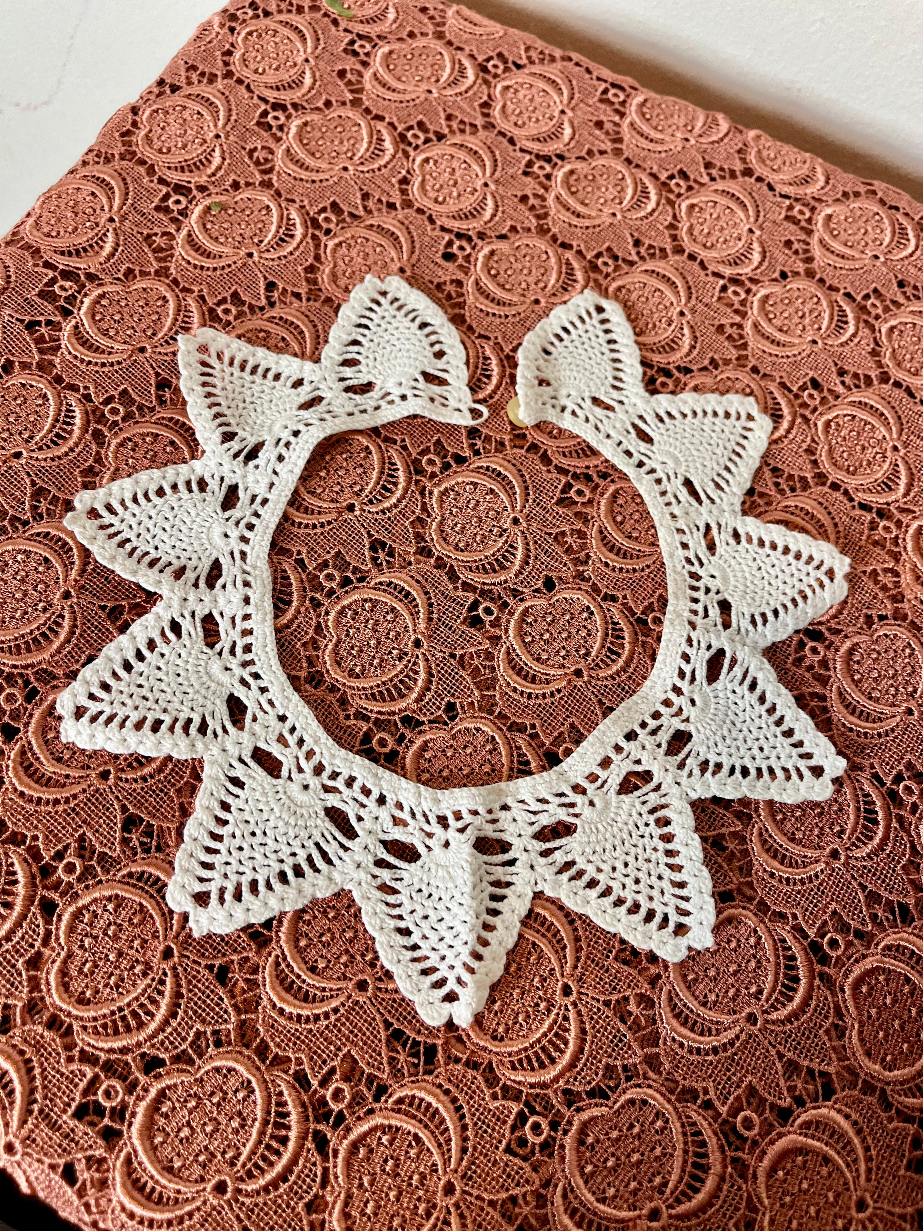 Colletto Chiacchierino a uncinetto