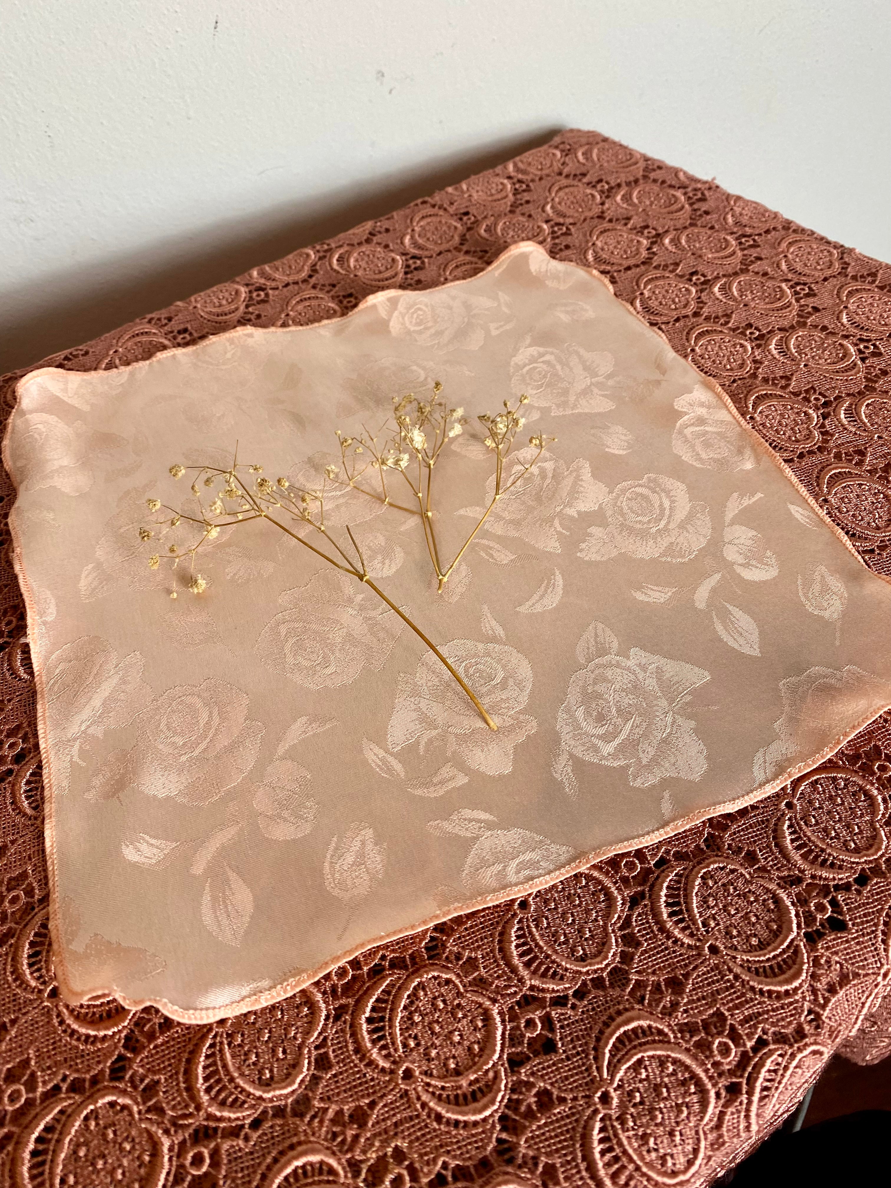 Fazzoletto rosa salmone in pura seta