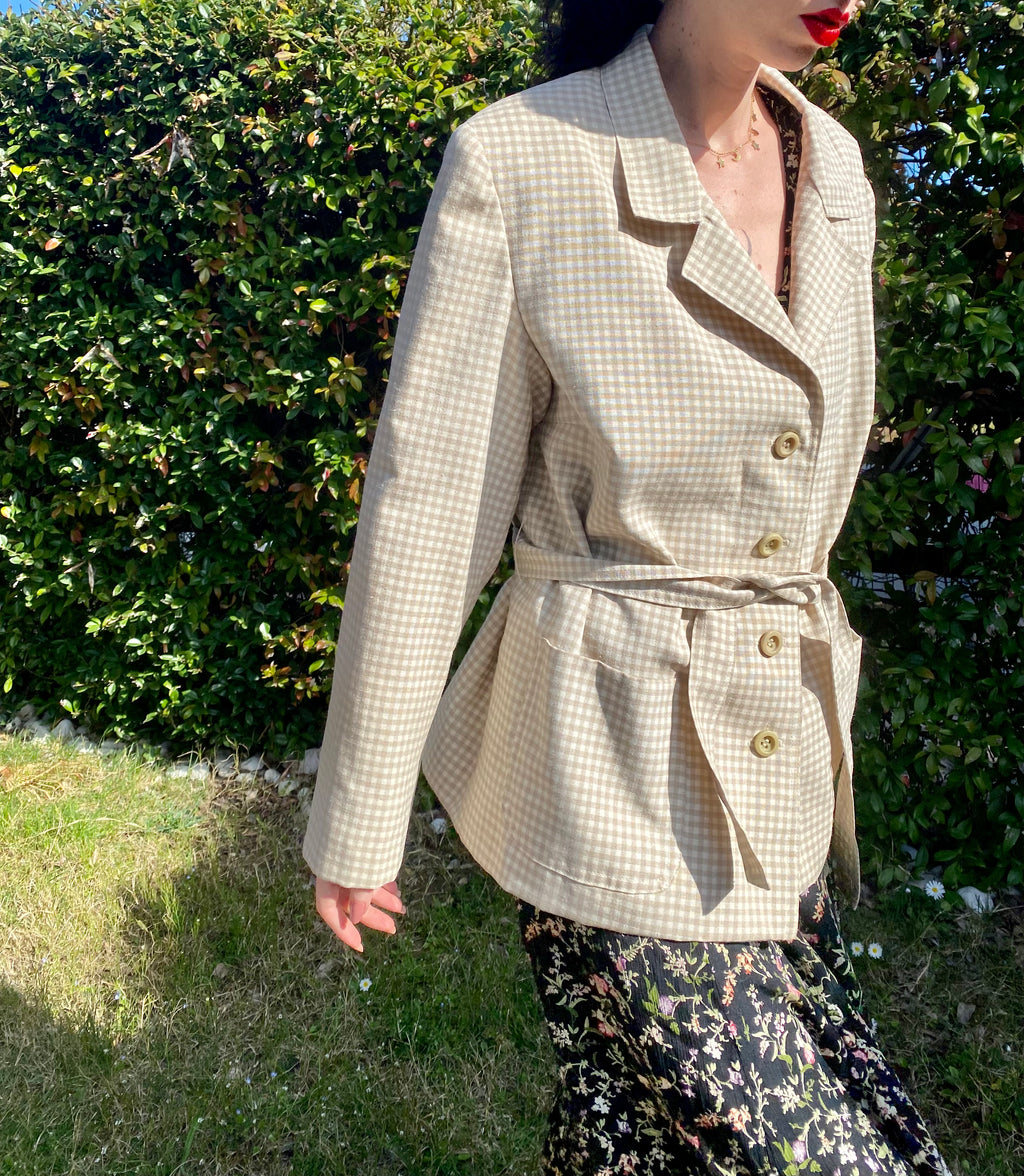 Blazer Vichy crema con cintura in vita