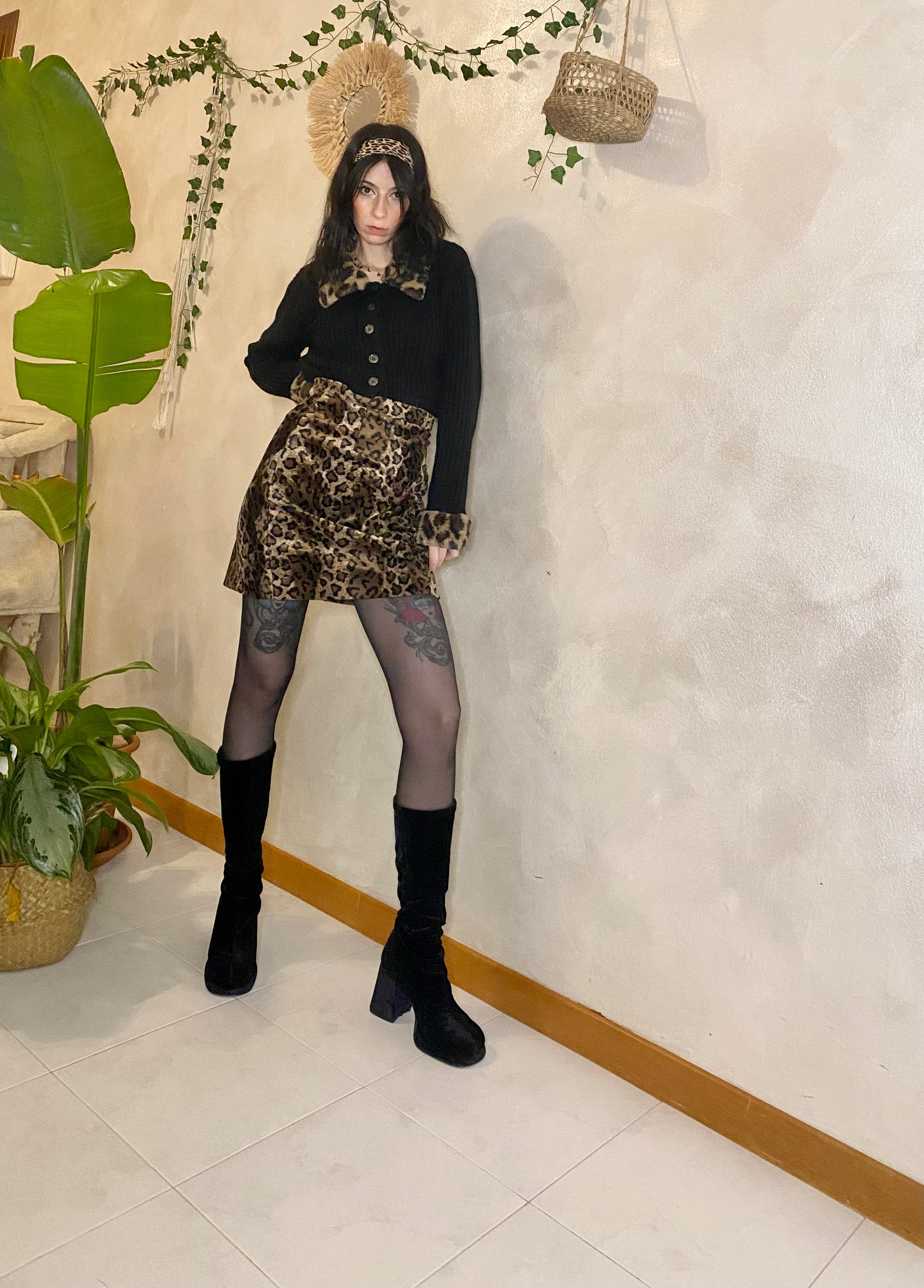 Minigonna leopardata a pelo corto