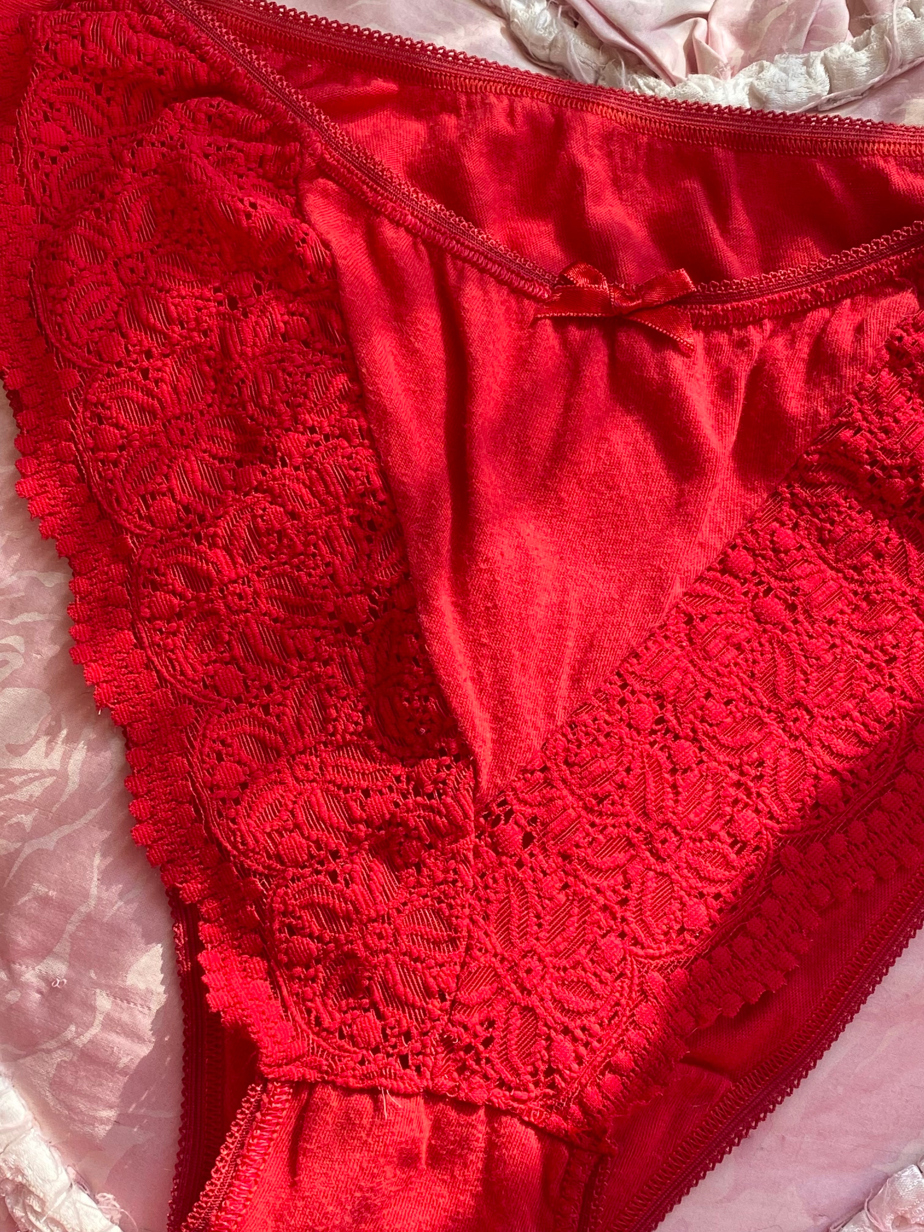 Culotte in pizzo con fiocchetto