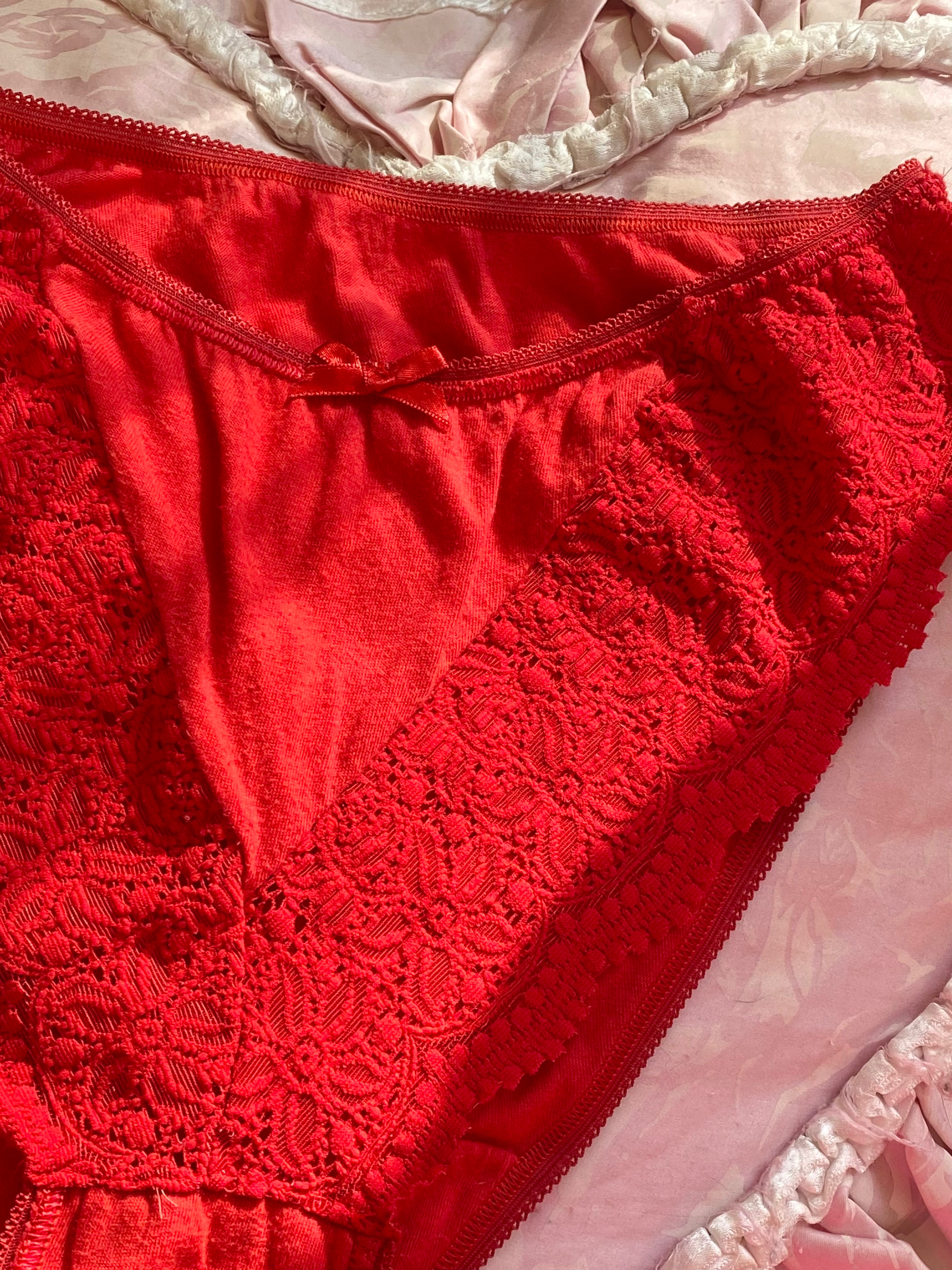 Culotte in pizzo con fiocchetto