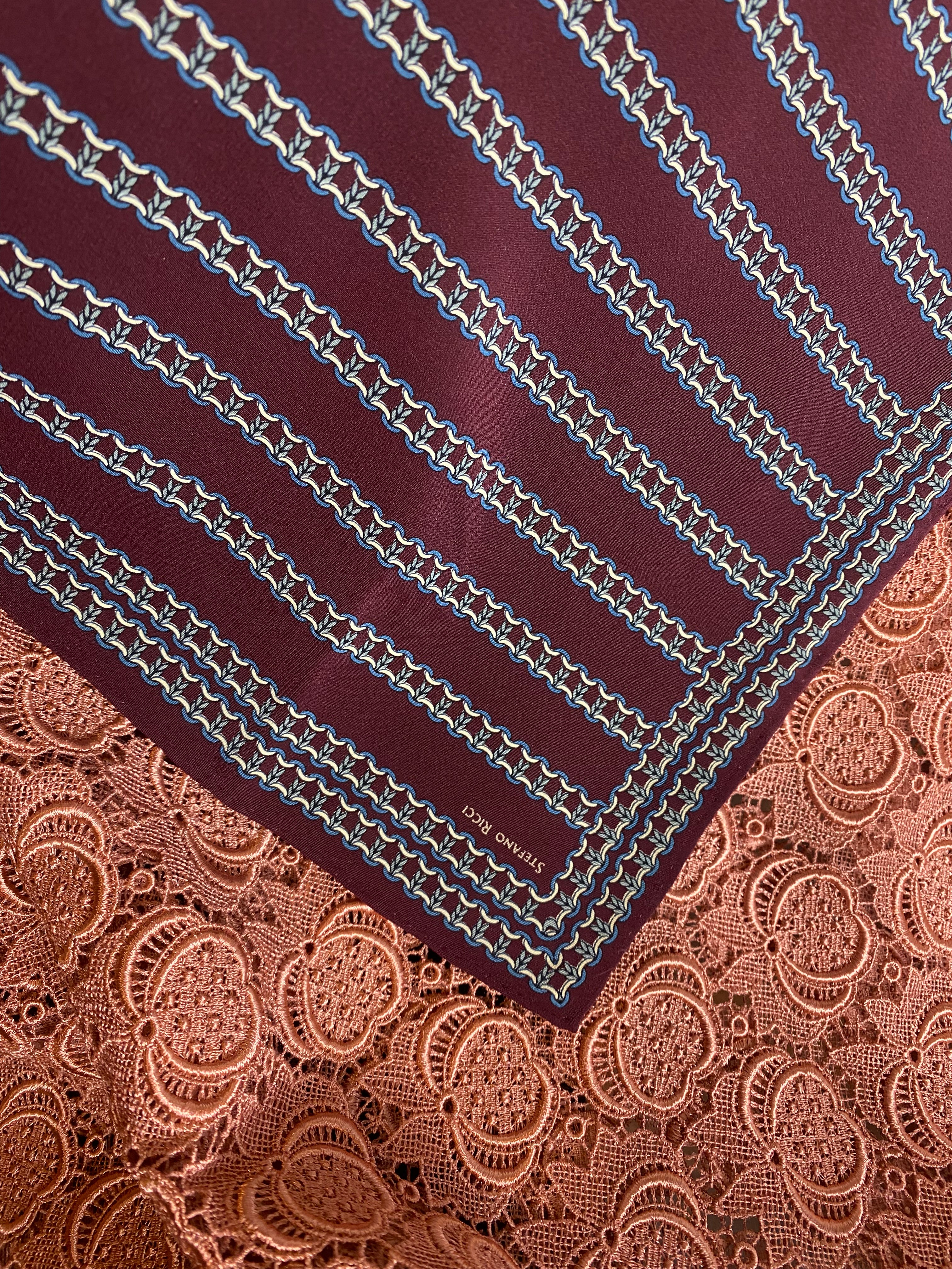 Fazzoletto in pura seta Borgogna