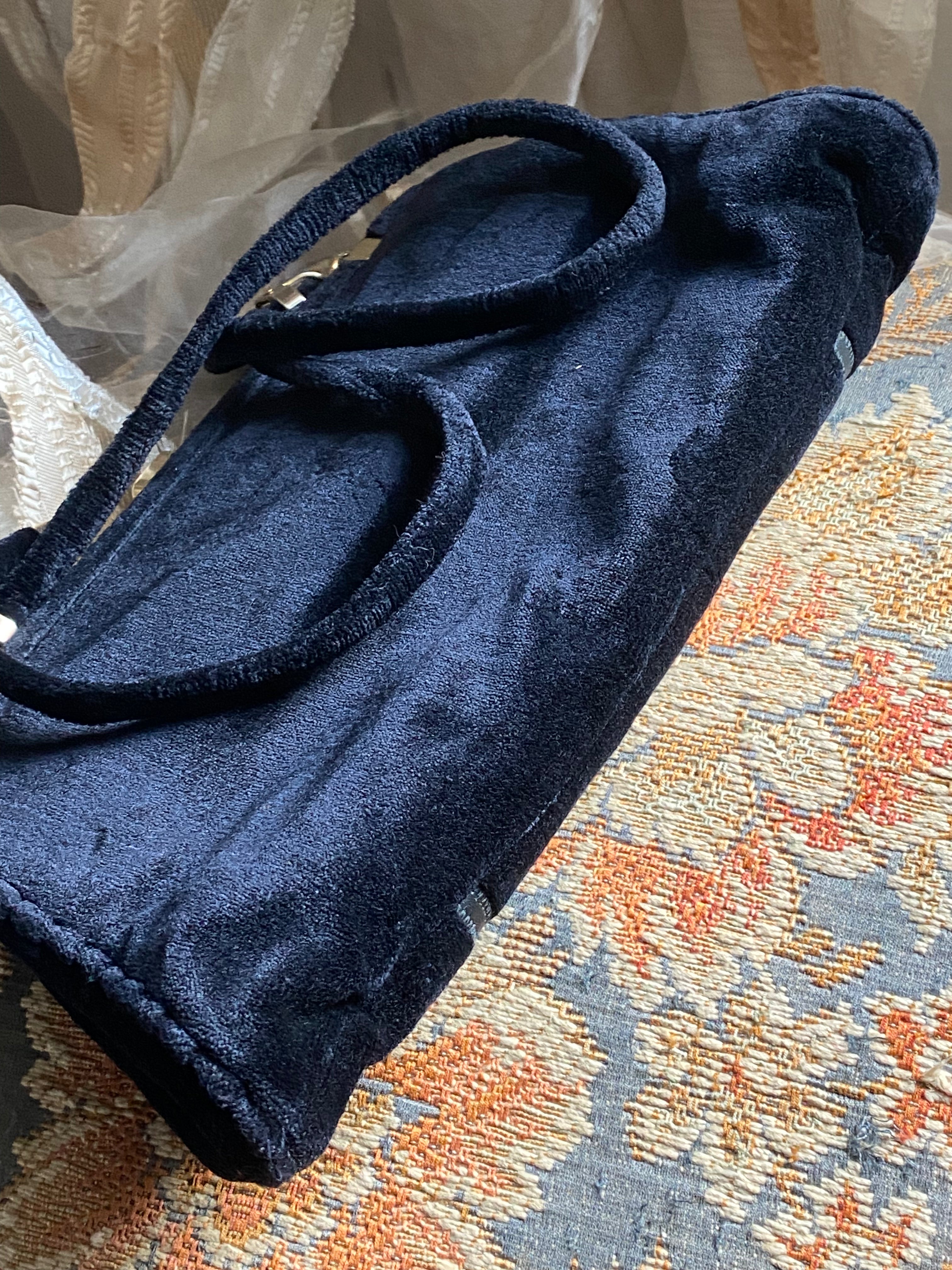 Borsetta in velluto asimmetrica