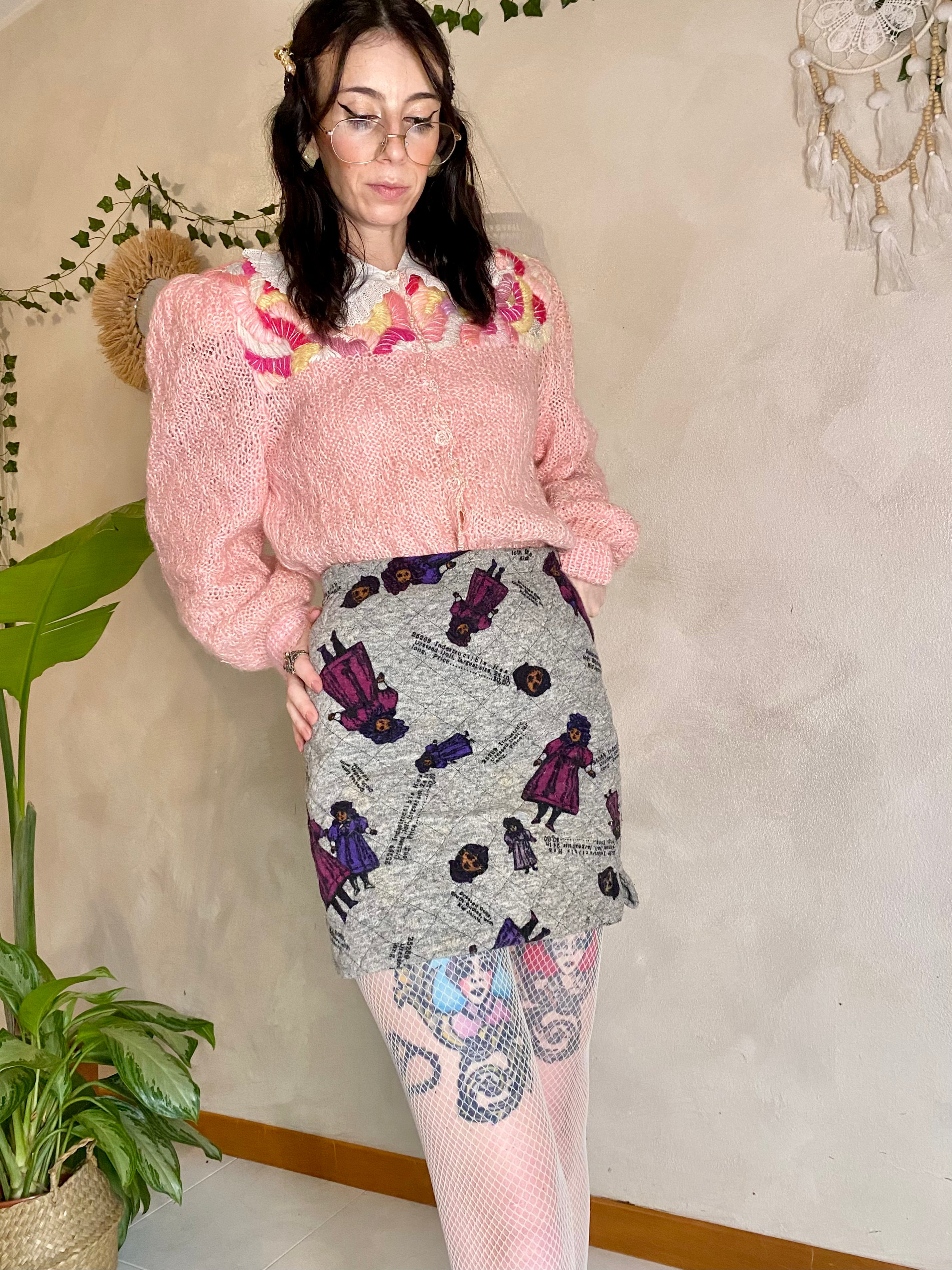 Minigonna sartoriale trapuntata con bambole ottocento