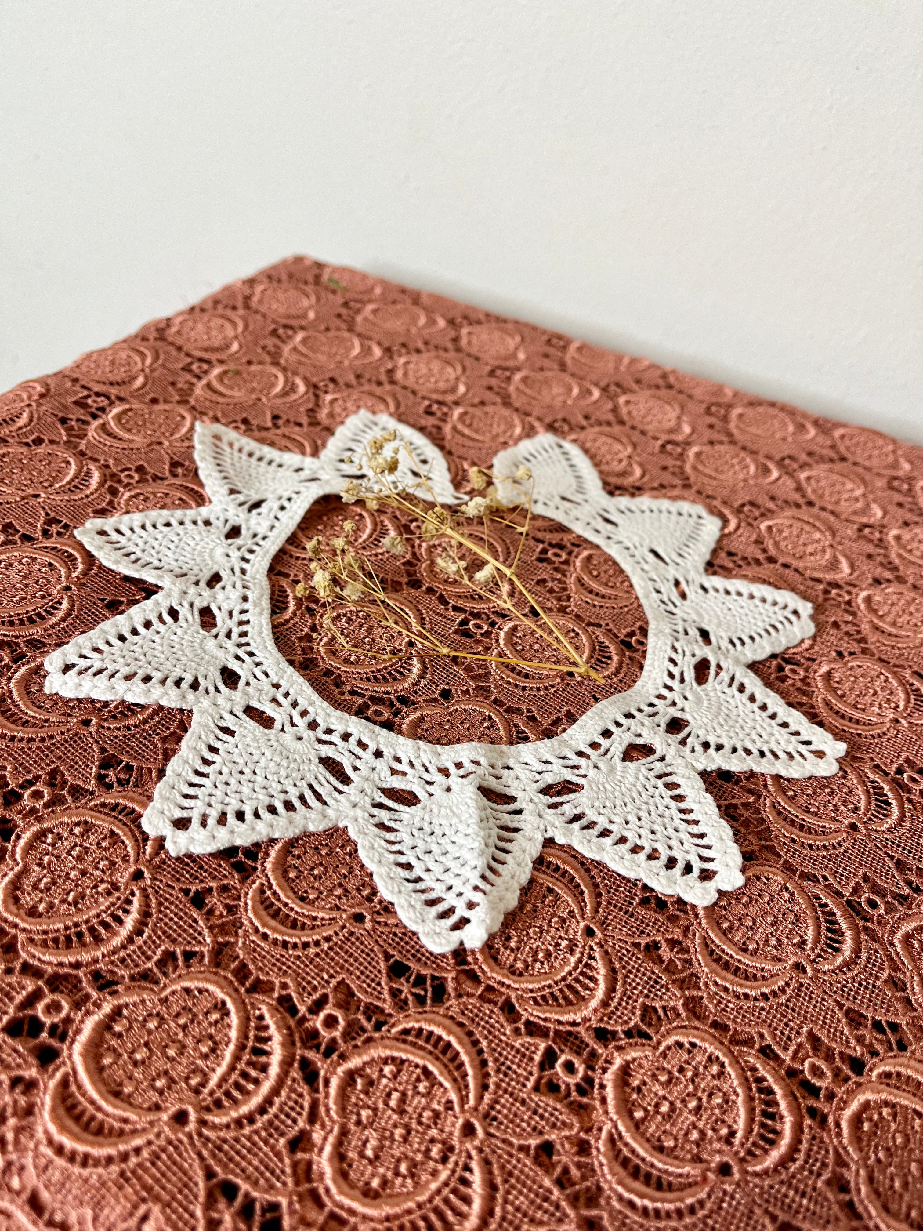 Colletto Chiacchierino a uncinetto