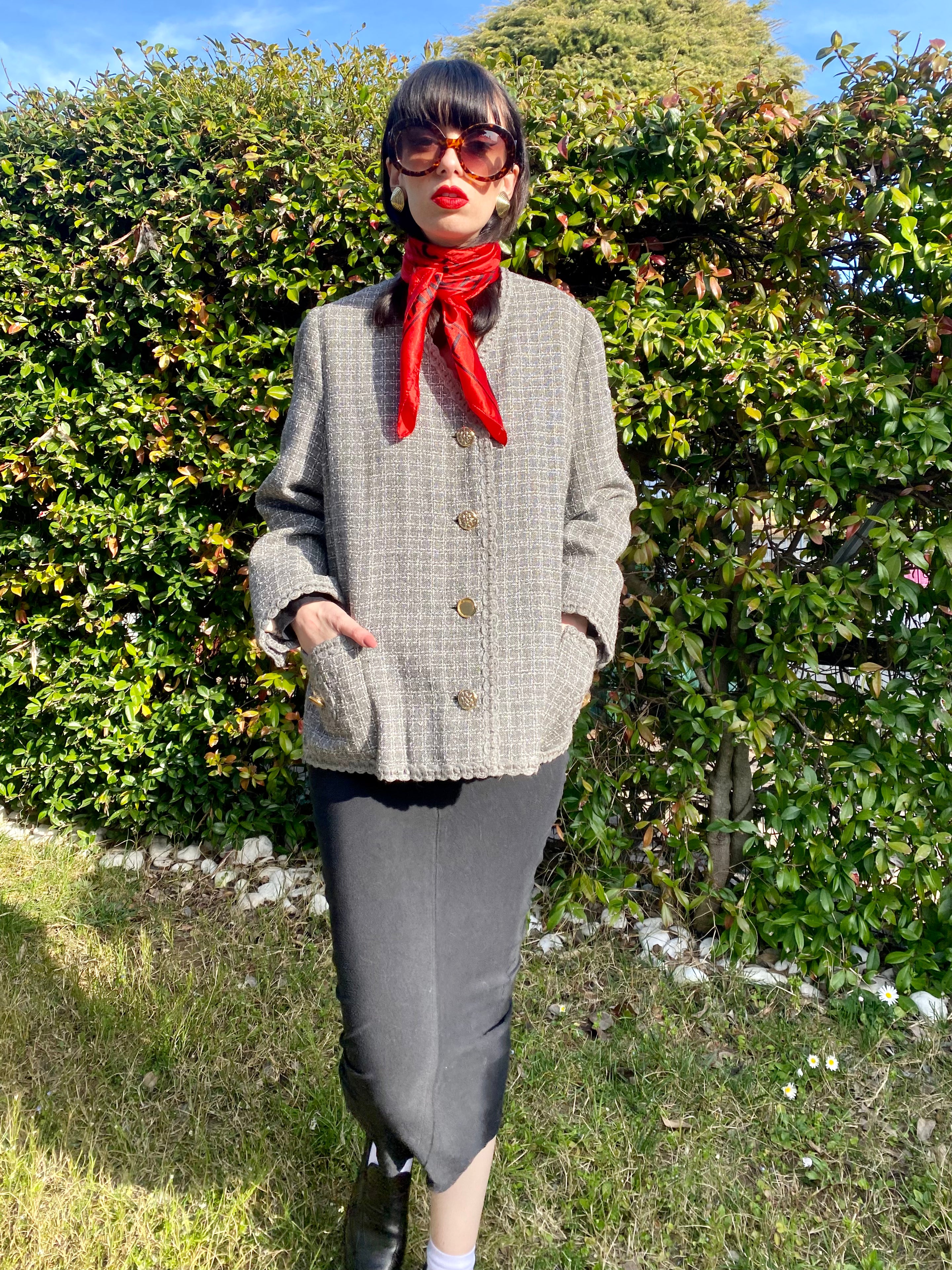 Refined collarless Vichy blazer