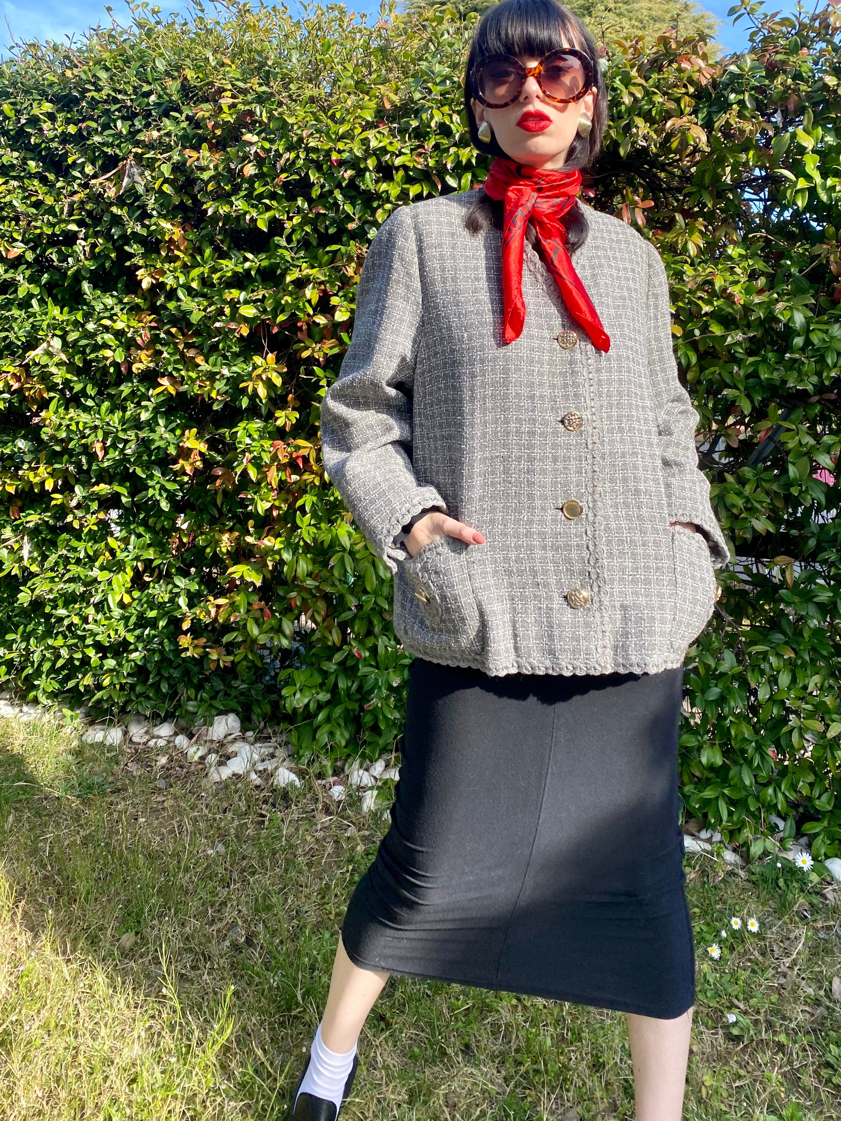 Refined collarless Vichy blazer