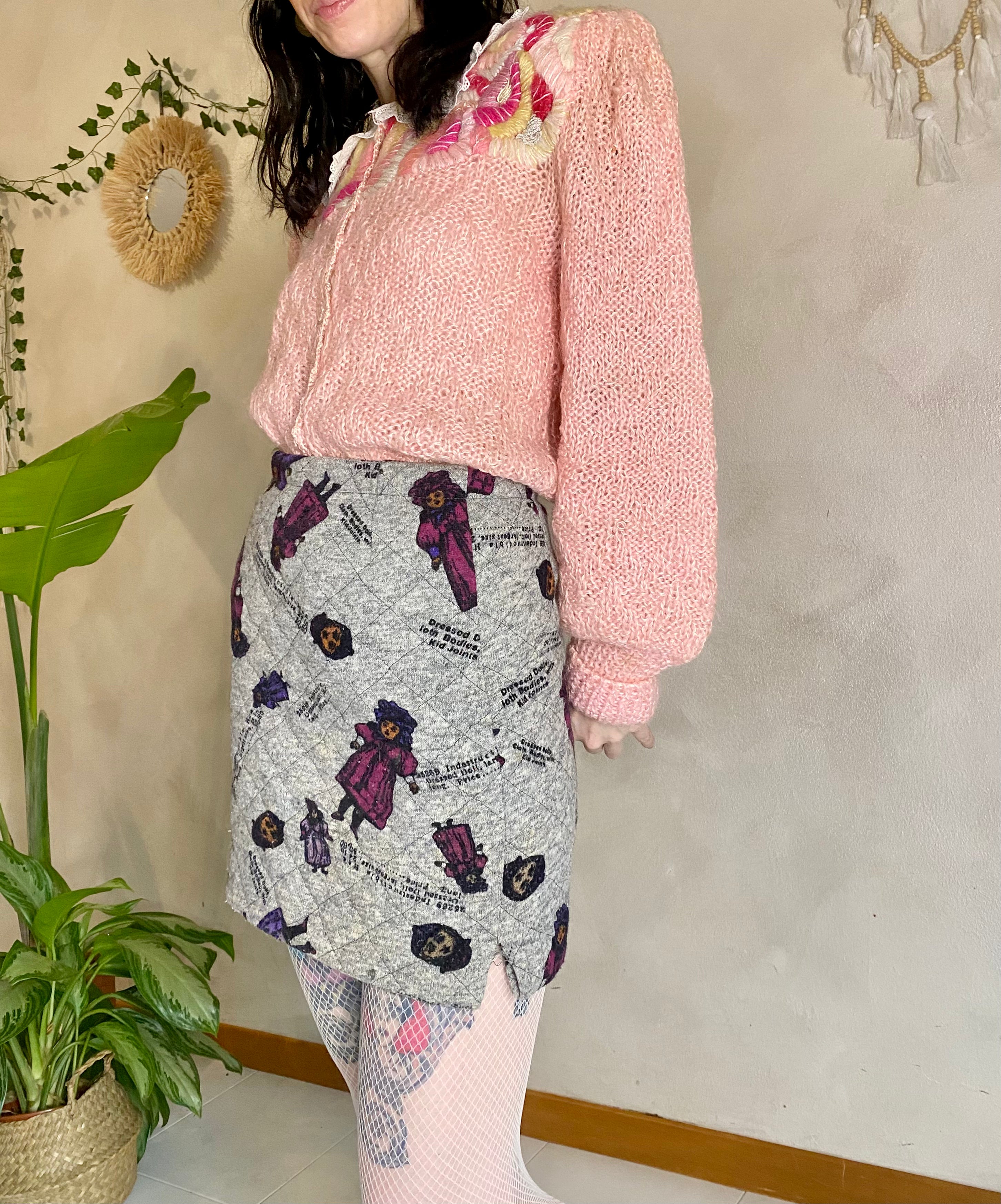 Minigonna sartoriale trapuntata con bambole ottocento