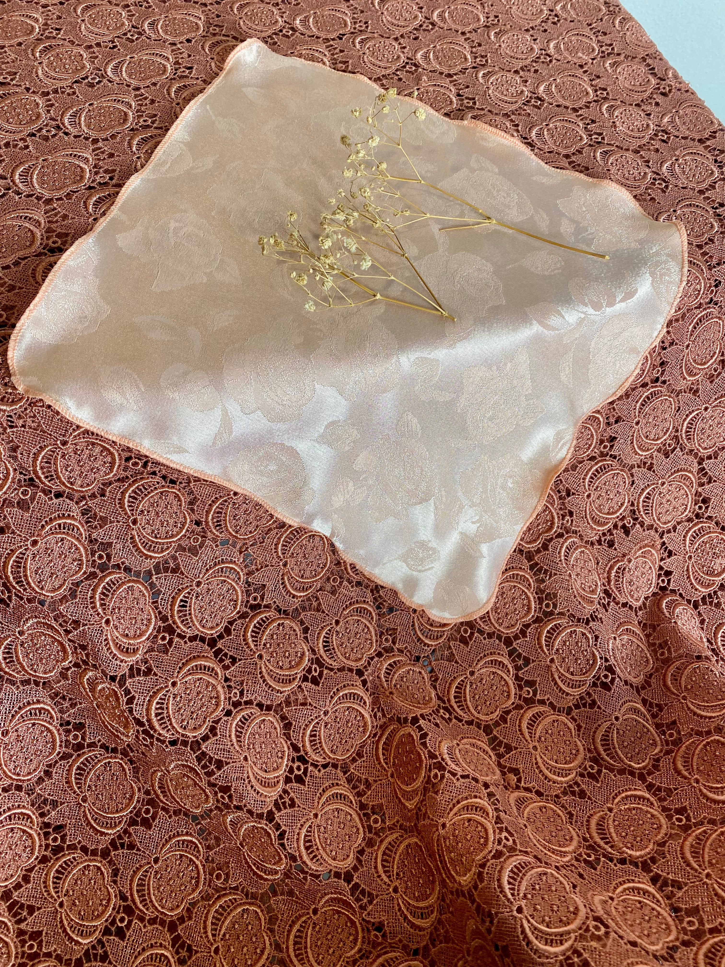 Fazzoletto rosa salmone in pura seta