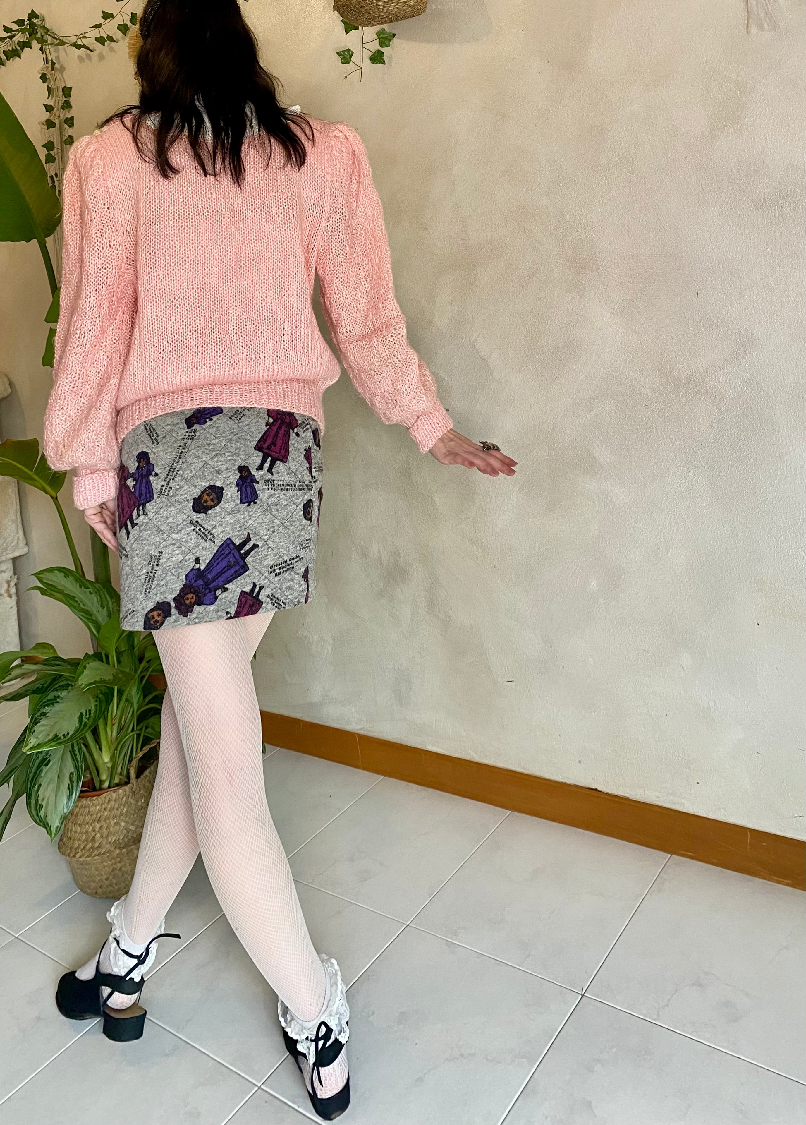 Minigonna sartoriale trapuntata con bambole ottocento